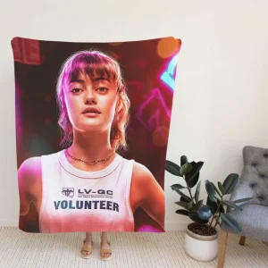 Ella Purnell as Kate Ward in Army of the Dead Movie Fleece Blanket